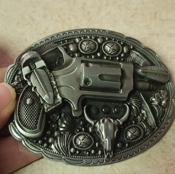 COPY - Western Rodeo Style revolver pistol theme feathers Longhorn bull belt bu… - Picture 2 of 5